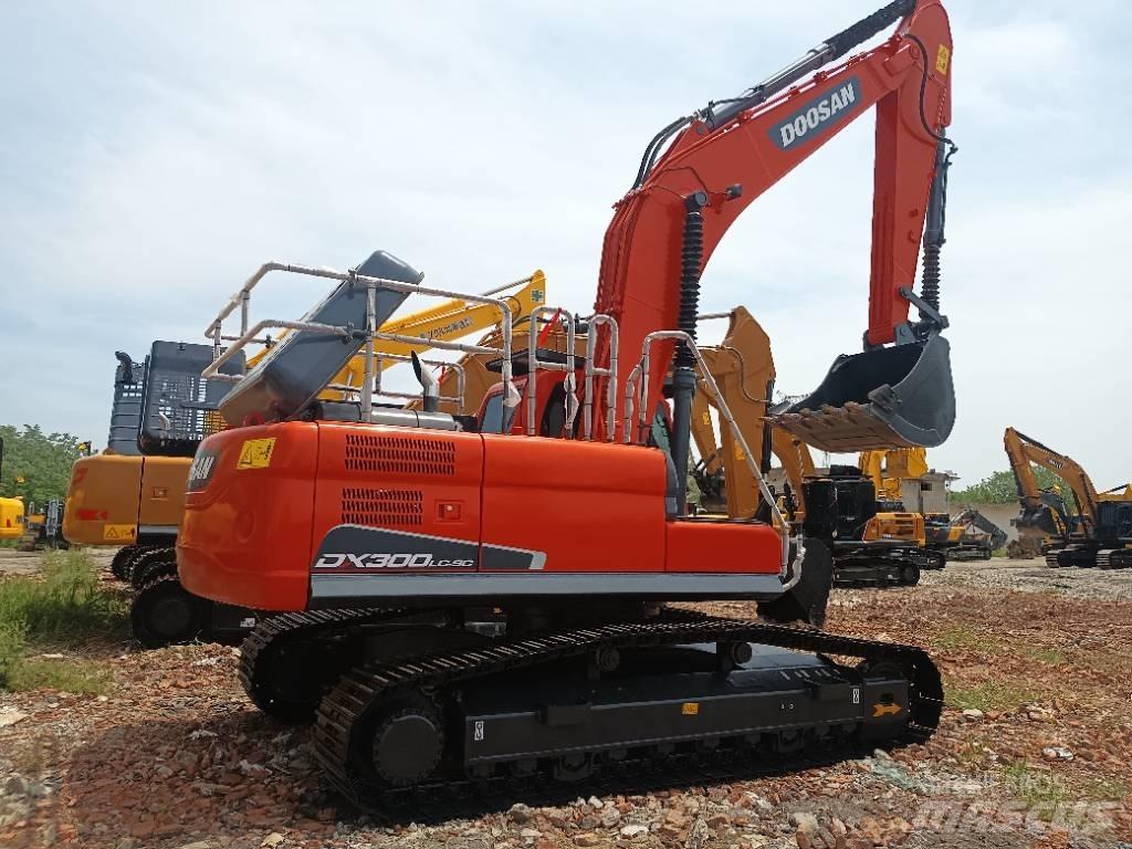 Doosan DX300LC Gravemaskiner på larvebånd