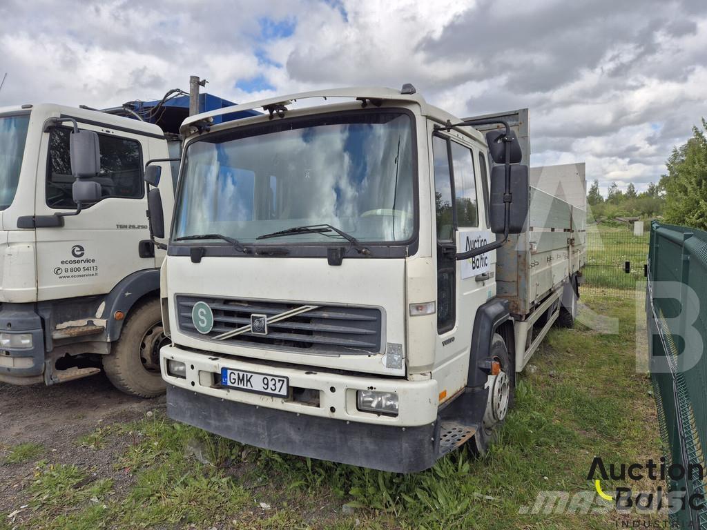 Volvo FL6 Lastbil med lad/Flatbed