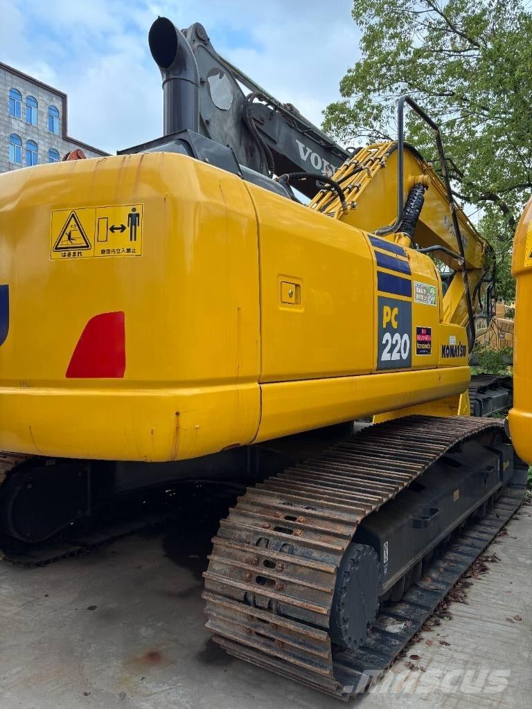 Komatsu PC 220-7 Gravemaskiner på larvebånd