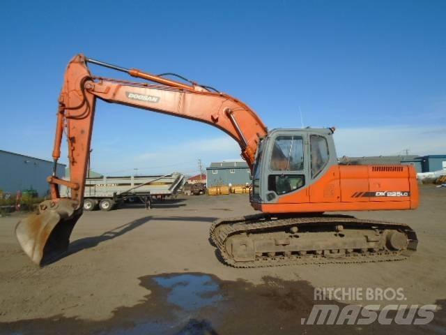 Doosan DX 225 LC Gravemaskiner på larvebånd