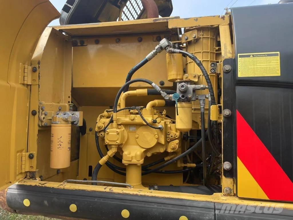 CAT 320d Gravemaskiner på larvebånd