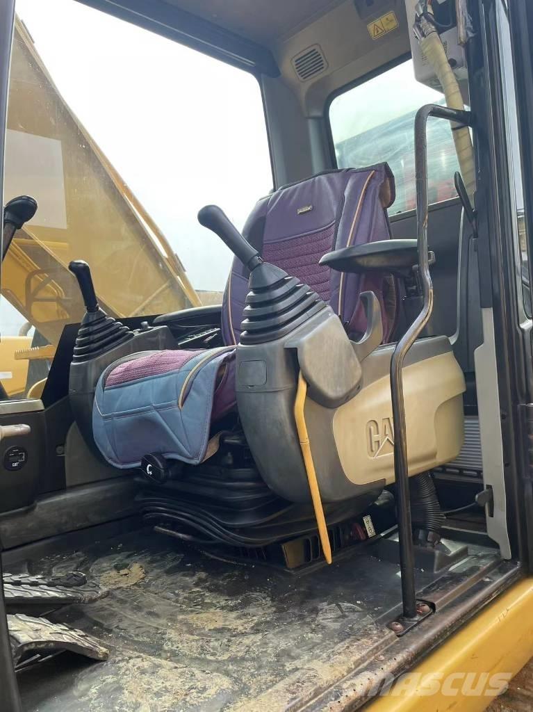 CAT 320d Gravemaskiner på larvebånd