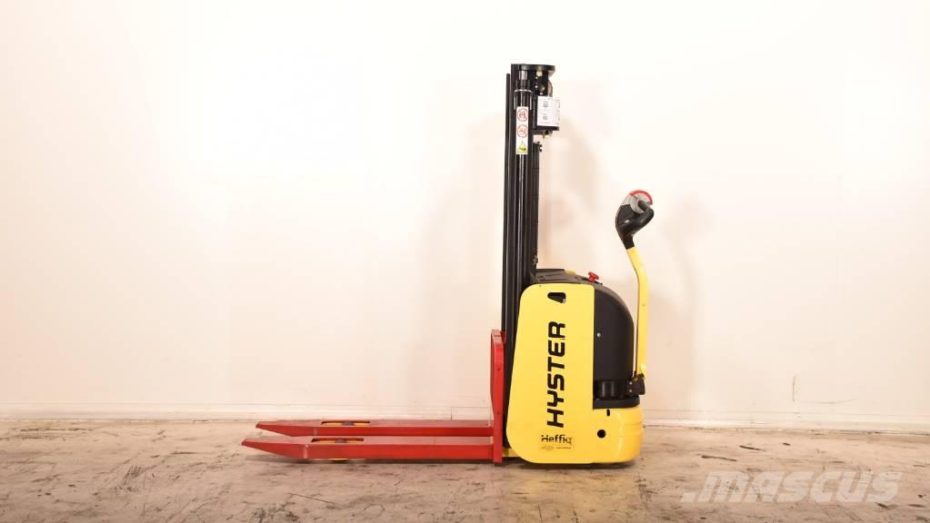 Hyster S1.0-24 Gaffelstabler med gående fører