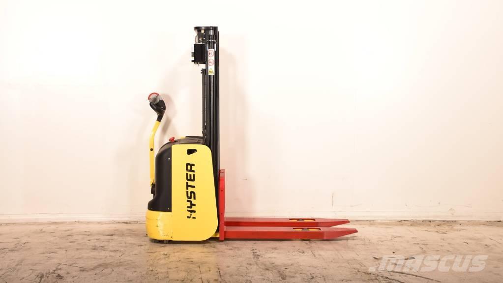 Hyster S1.0-24 Gaffelstabler med gående fører