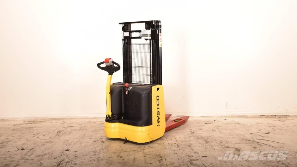 Hyster S1.0-24 Gaffelstabler med gående fører