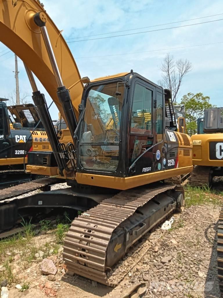 CAT 325 D Gravemaskiner på larvebånd