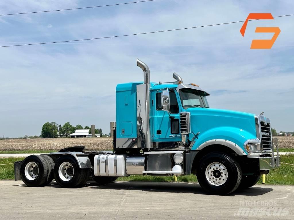 Mack Titan TD 713 Andre lastbiler