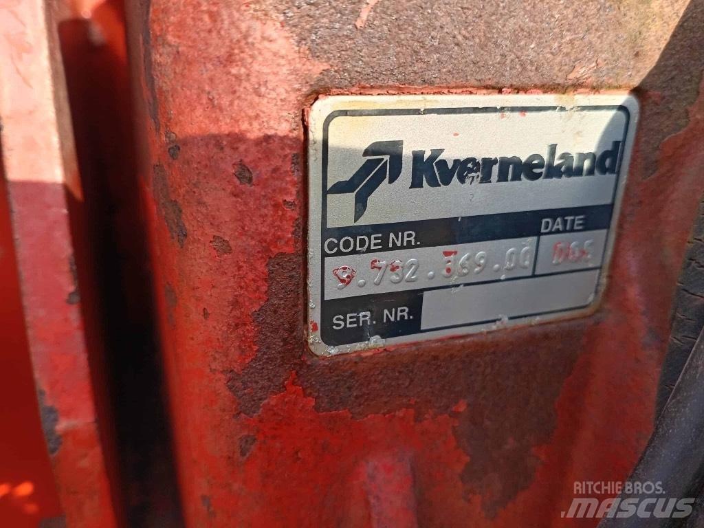 Kverneland 856 Balleskærere og -stablere