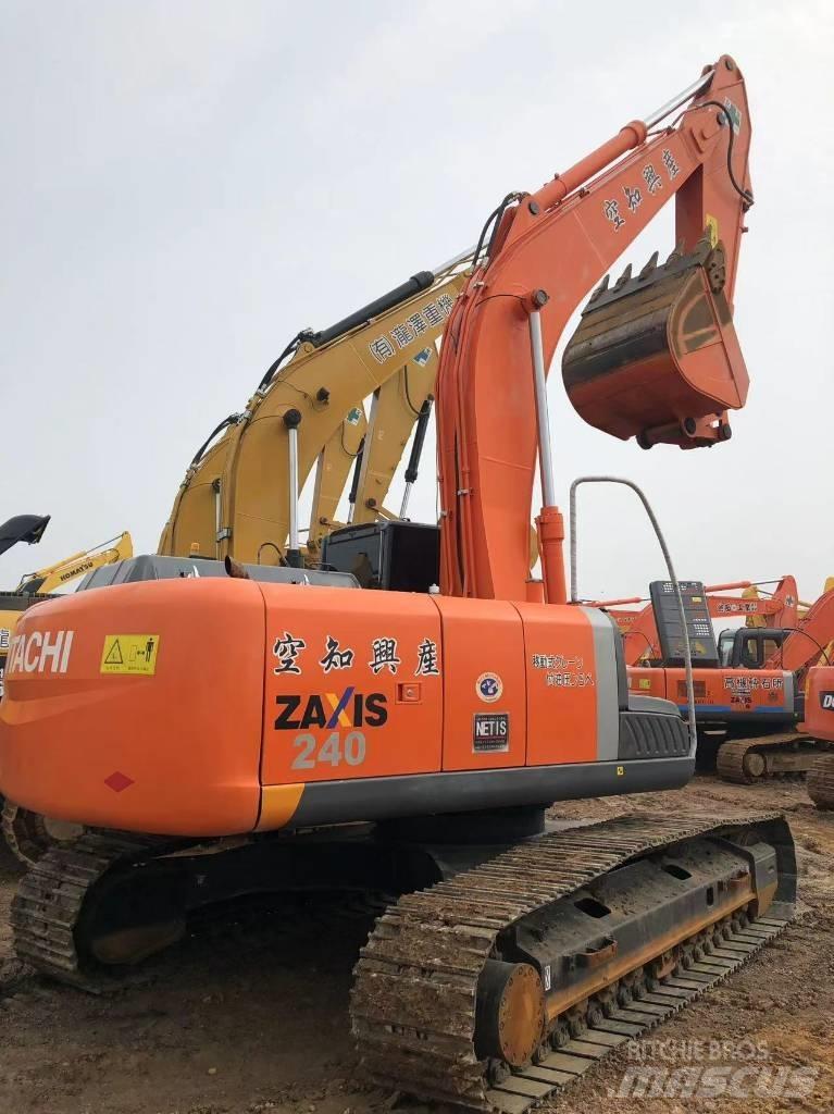 Hitachi 240 Gravemaskiner på larvebånd