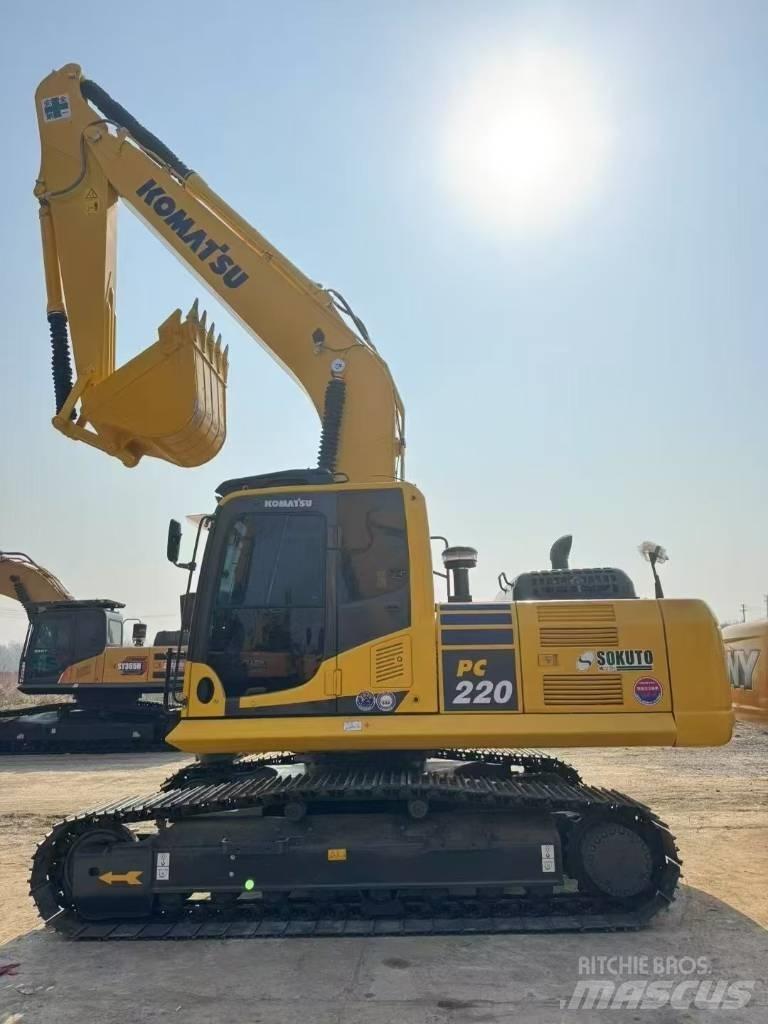 Komatsu 220-8 Gravemaskiner på larvebånd