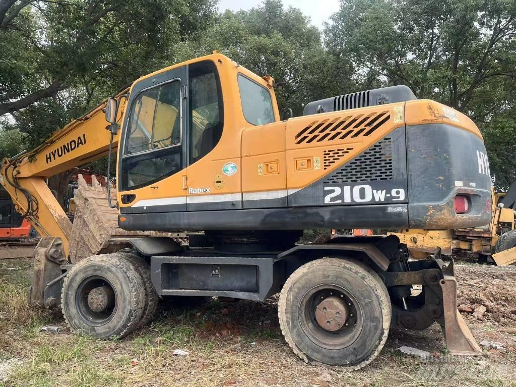 Hyundai R210W-9 Gravemaskiner på hjul
