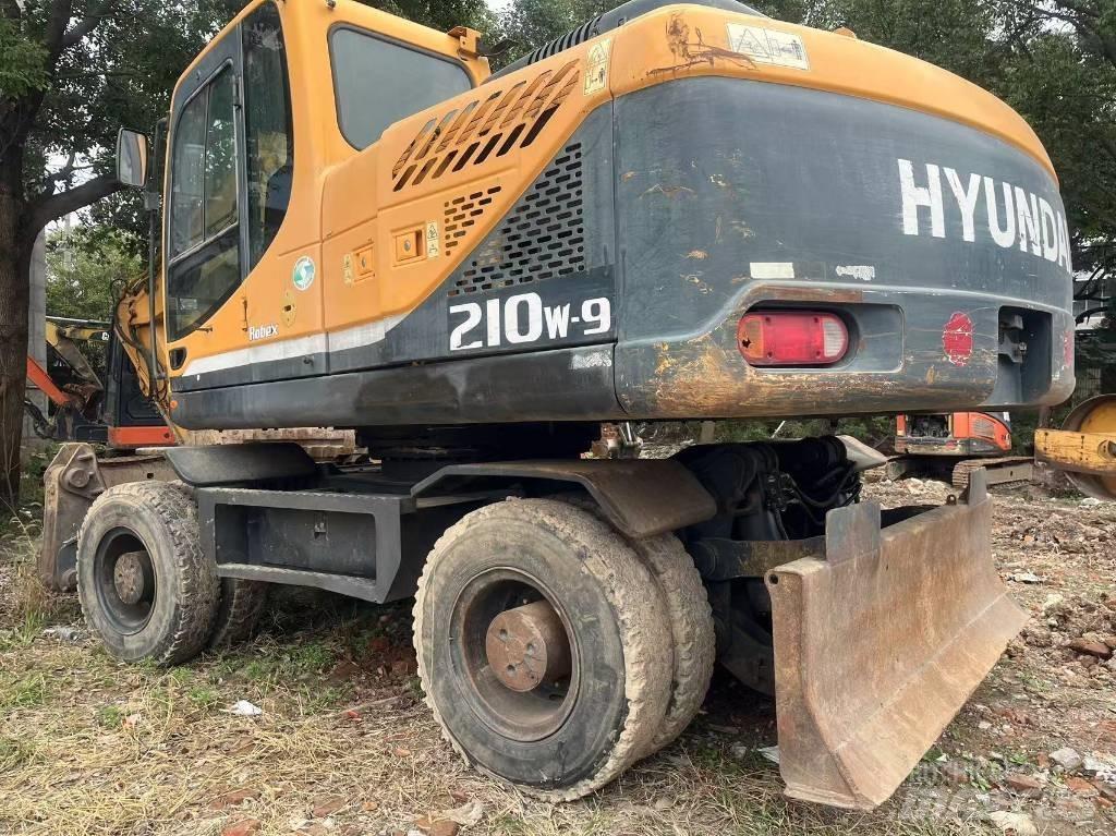 Hyundai R210W-9 Gravemaskiner på hjul