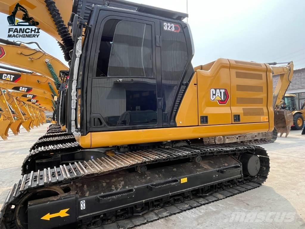 CAT 323 Gravemaskiner på larvebånd