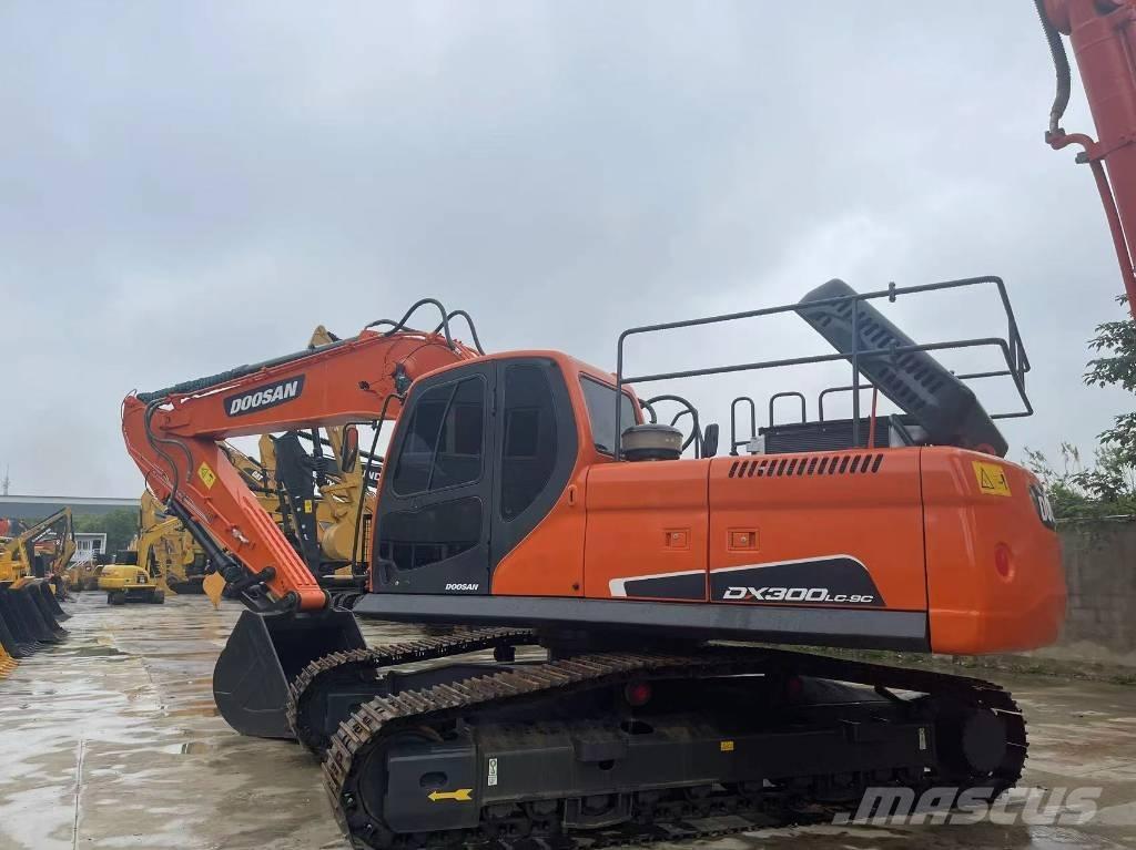 Doosan DX 300 LC Gravemaskiner på larvebånd