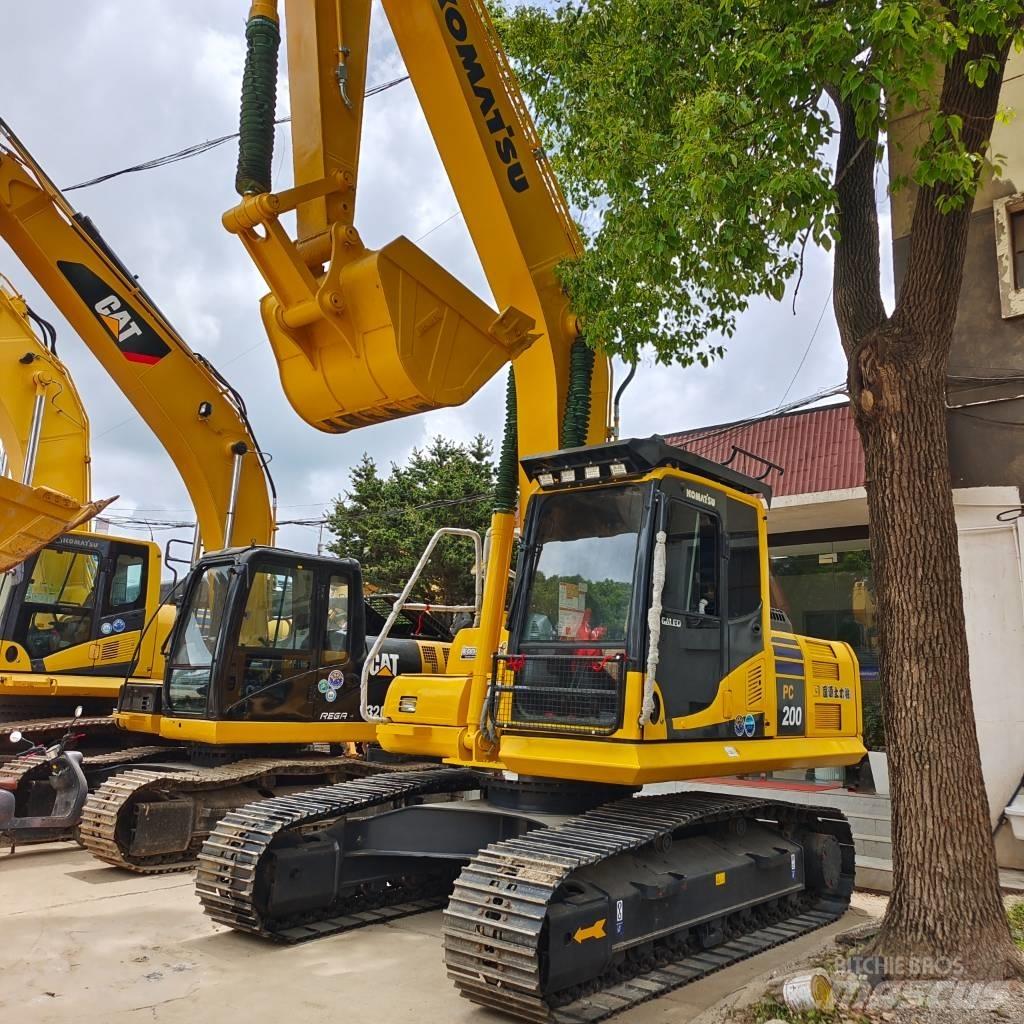 Komatsu PC 200 Gravemaskiner på larvebånd