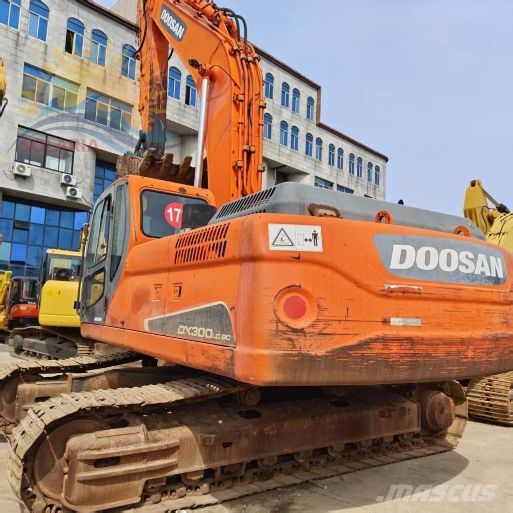 Doosan DX 300 LC Gravemaskiner på larvebånd