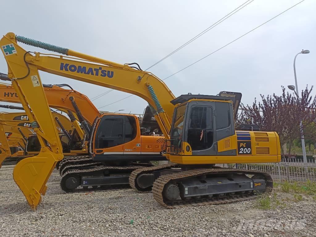 Komatsu PC 200 Gravemaskiner på larvebånd