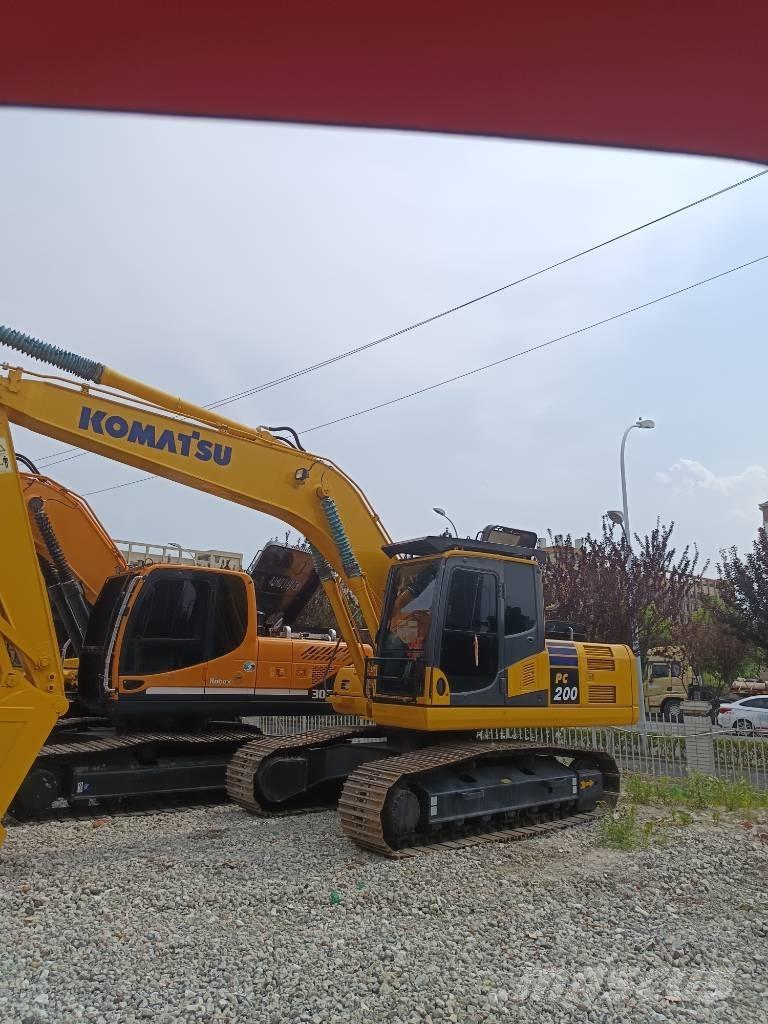 Komatsu PC 200 Gravemaskiner på larvebånd