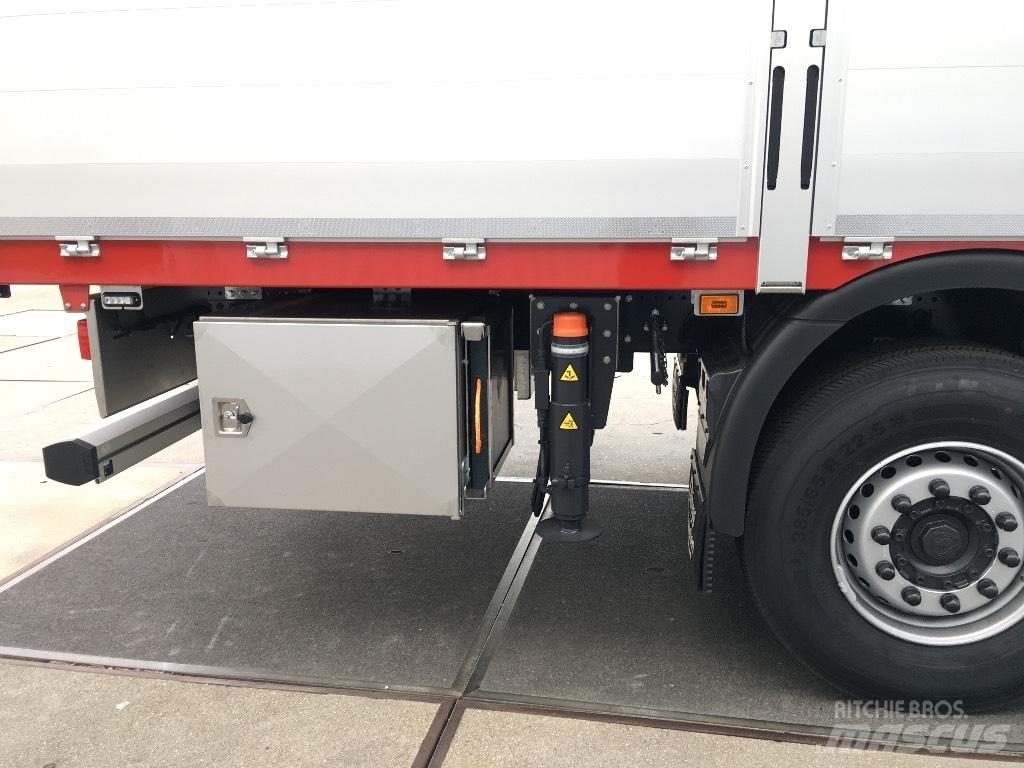 Scania R 500 LB Lastbil med kran