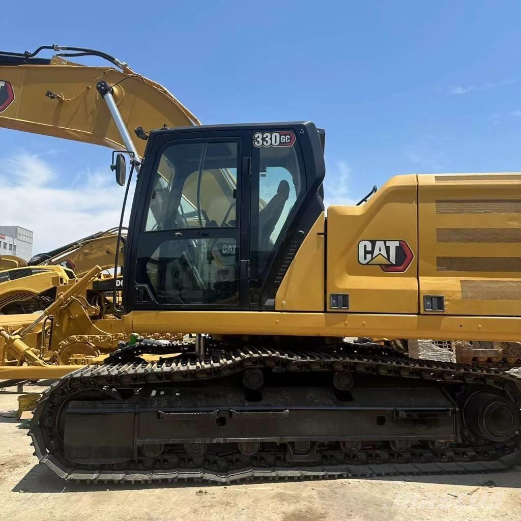 CAT 330 Gravemaskiner på larvebånd