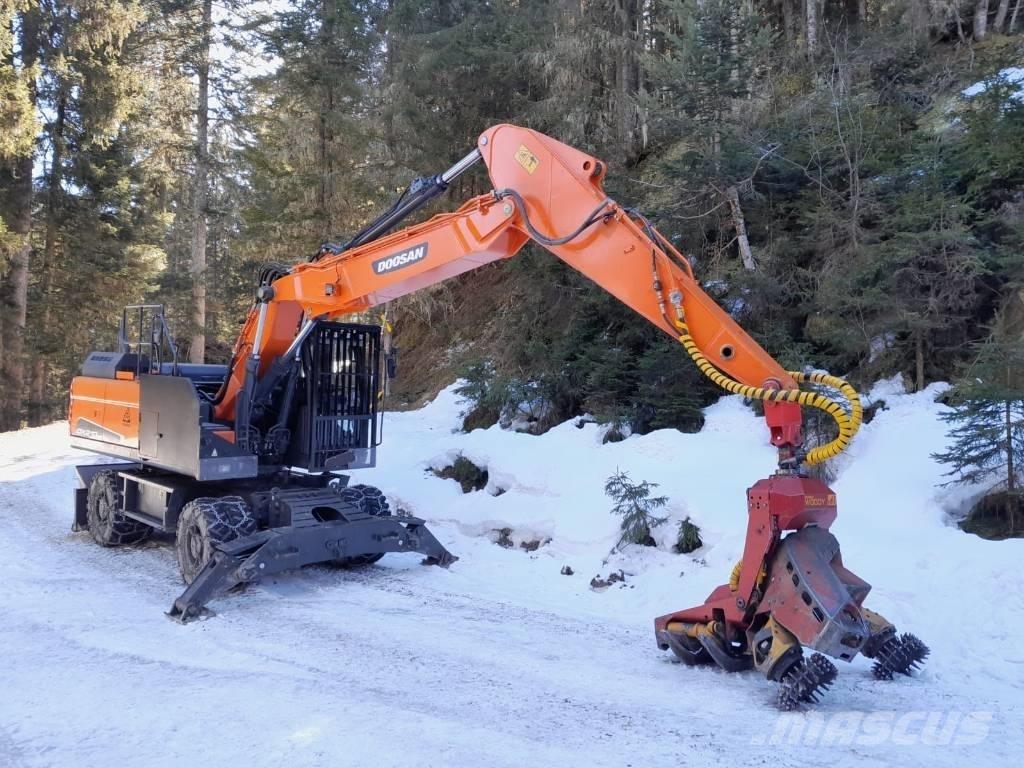 Doosan DX 210 W Gravemaskiner til skovbrug