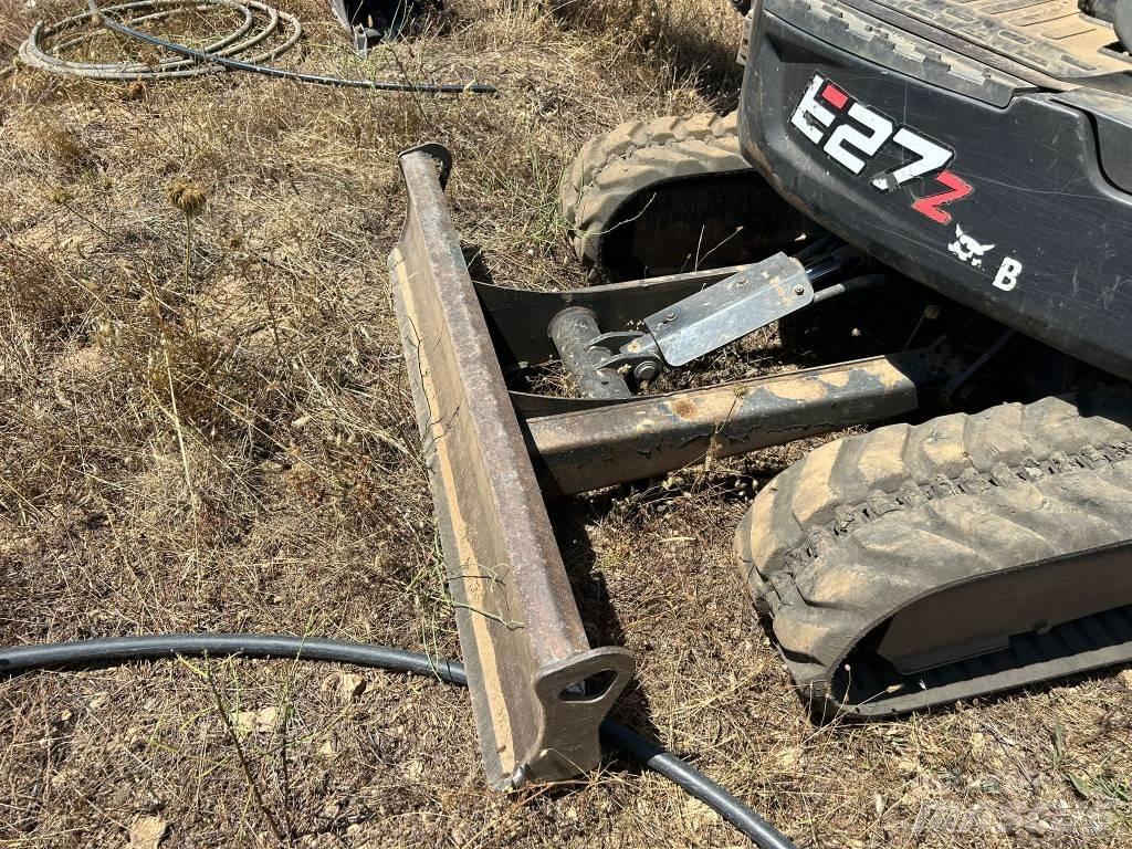  BOBACT E27 Minigravemaskiner