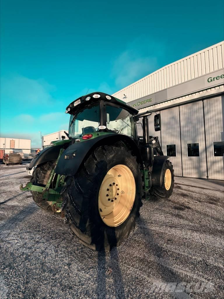 John Deere 6215R AP Traktorer