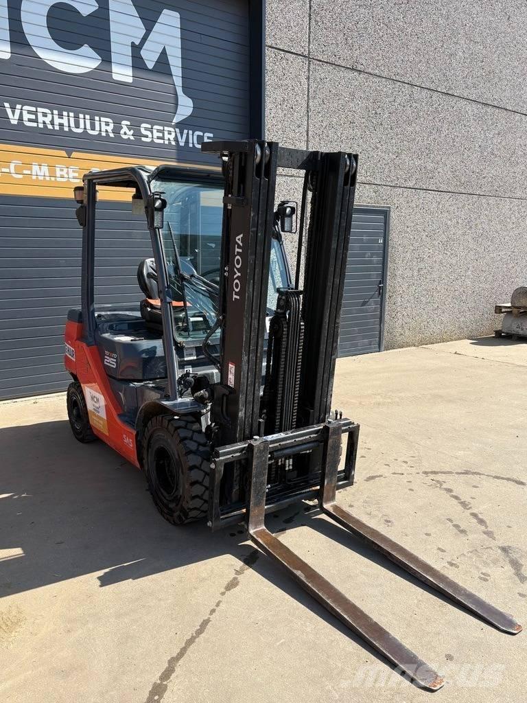 Toyota 8 FDF 25 Diesel gaffeltrucks