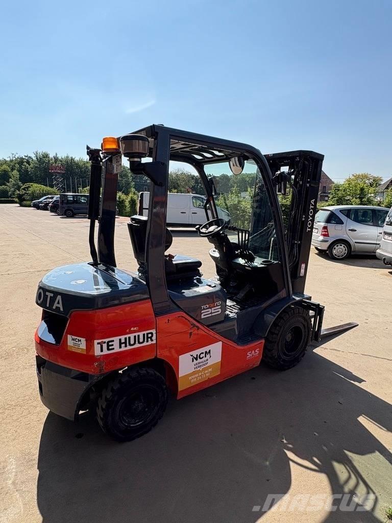 Toyota 8 FDF 25 Diesel gaffeltrucks