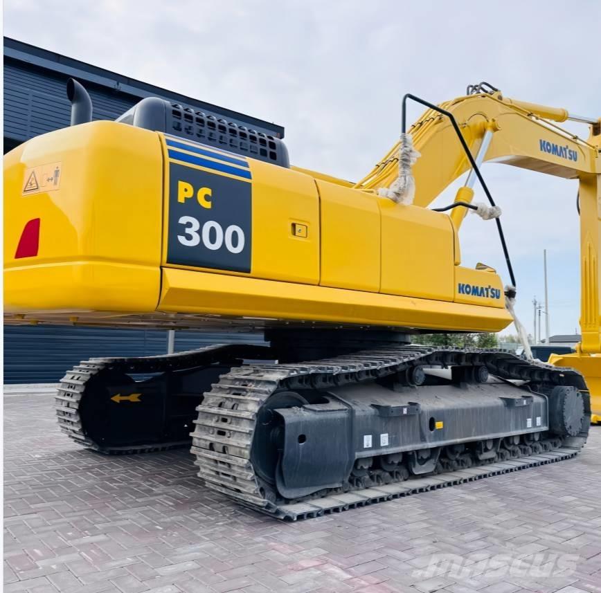 Komatsu 300 Gravemaskiner på larvebånd