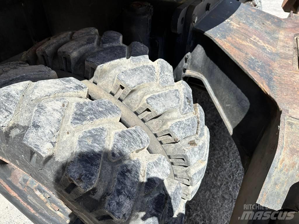Komatsu PW130 ES-6K Gravemaskiner på hjul