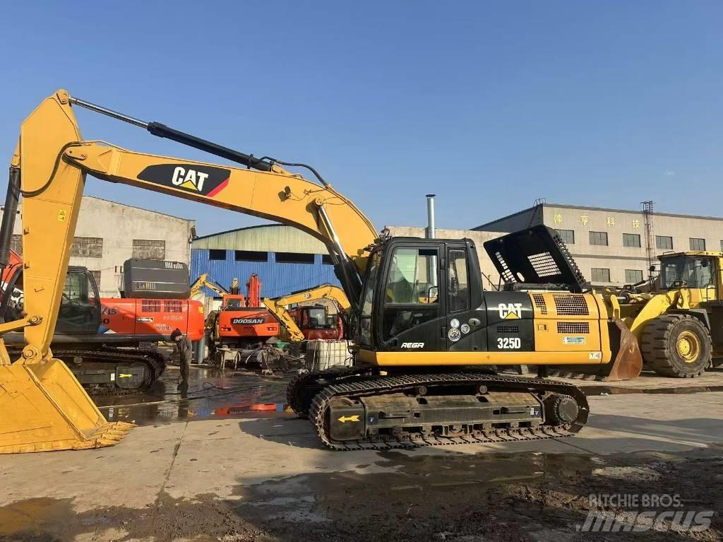 CAT 325 D L Gravemaskiner på larvebånd