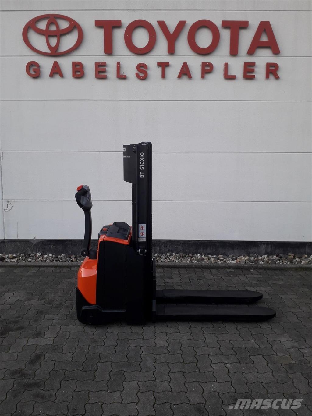 Toyota SWE120 Selvkørende stablere