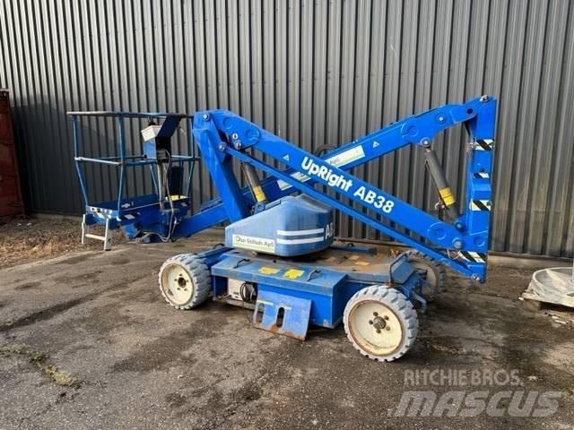 UpRight AB38N Bomlifte med knækarm