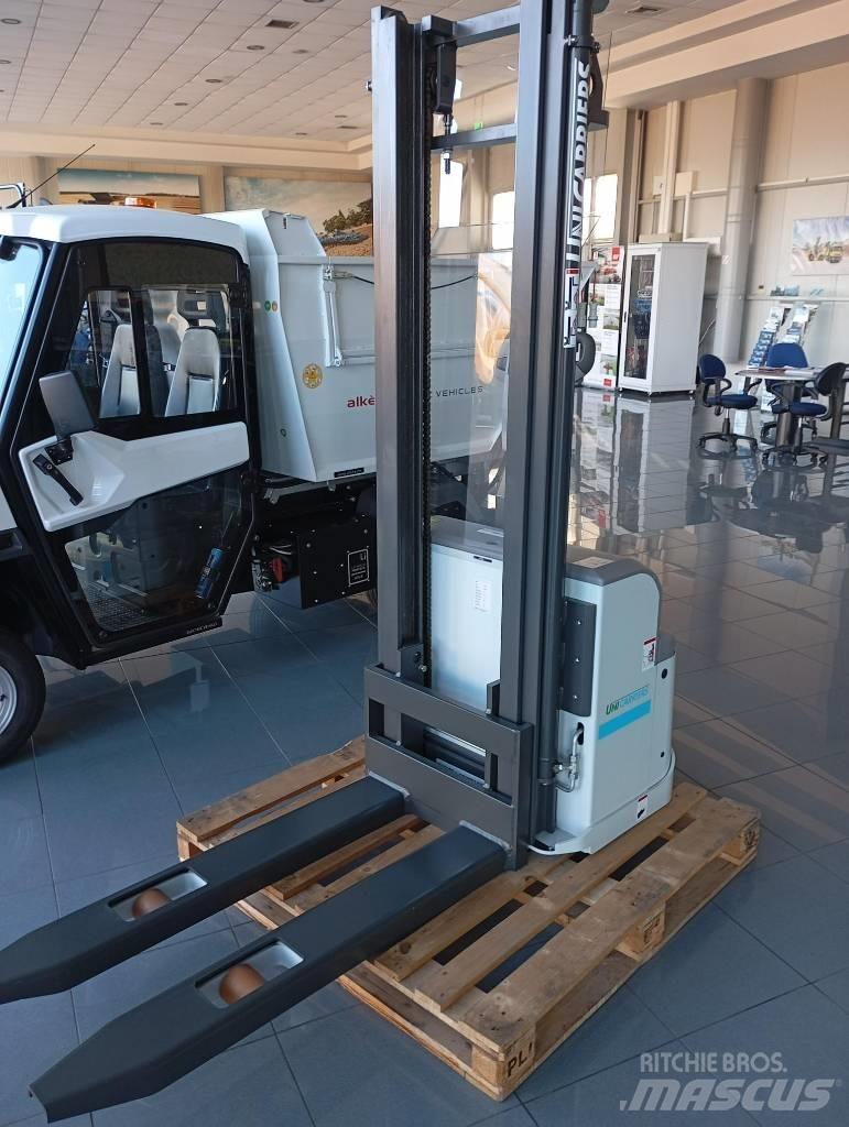 UniCarriers PS 125 Selvkørende stablere