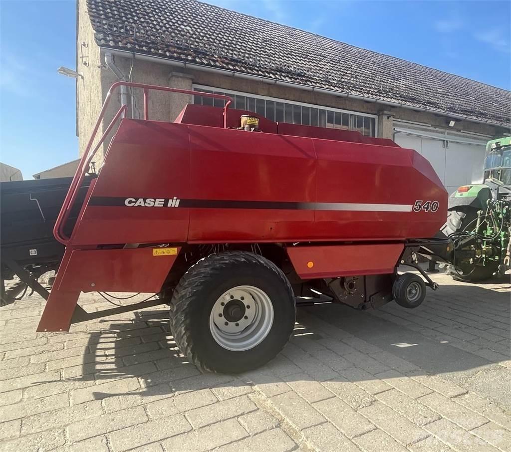 Case IH 540 Pressere til firkantede baller