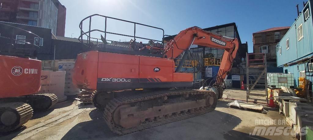 Doosan DX 300 LC Gravemaskiner på larvebånd