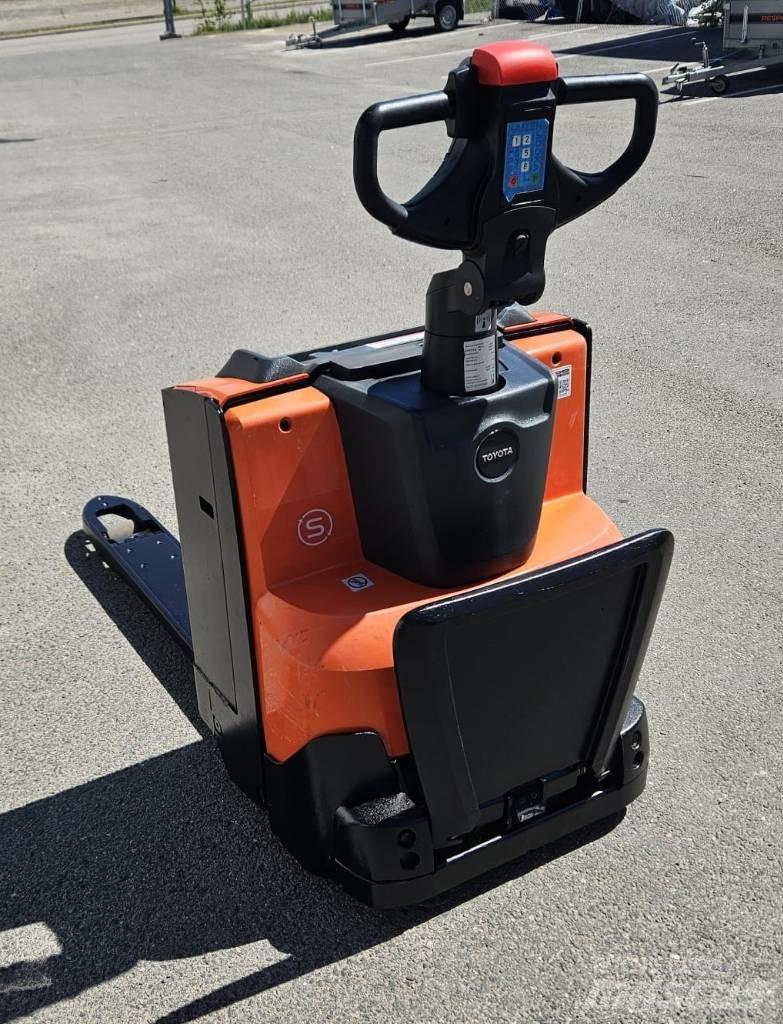 Toyota LWE 200 El-palleløftere med platform
