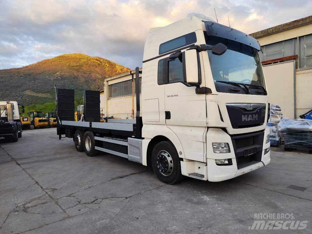MAN TGX 26.440 Flatbed lastbiler med spil