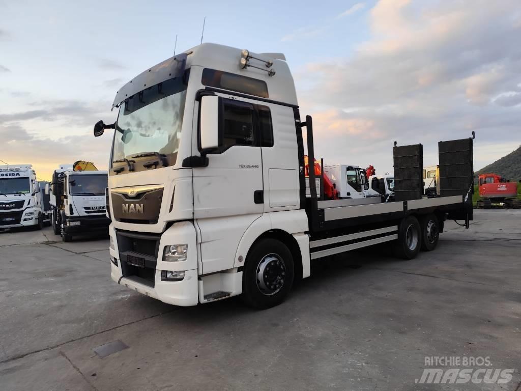 MAN TGX 26.440 Flatbed lastbiler med spil