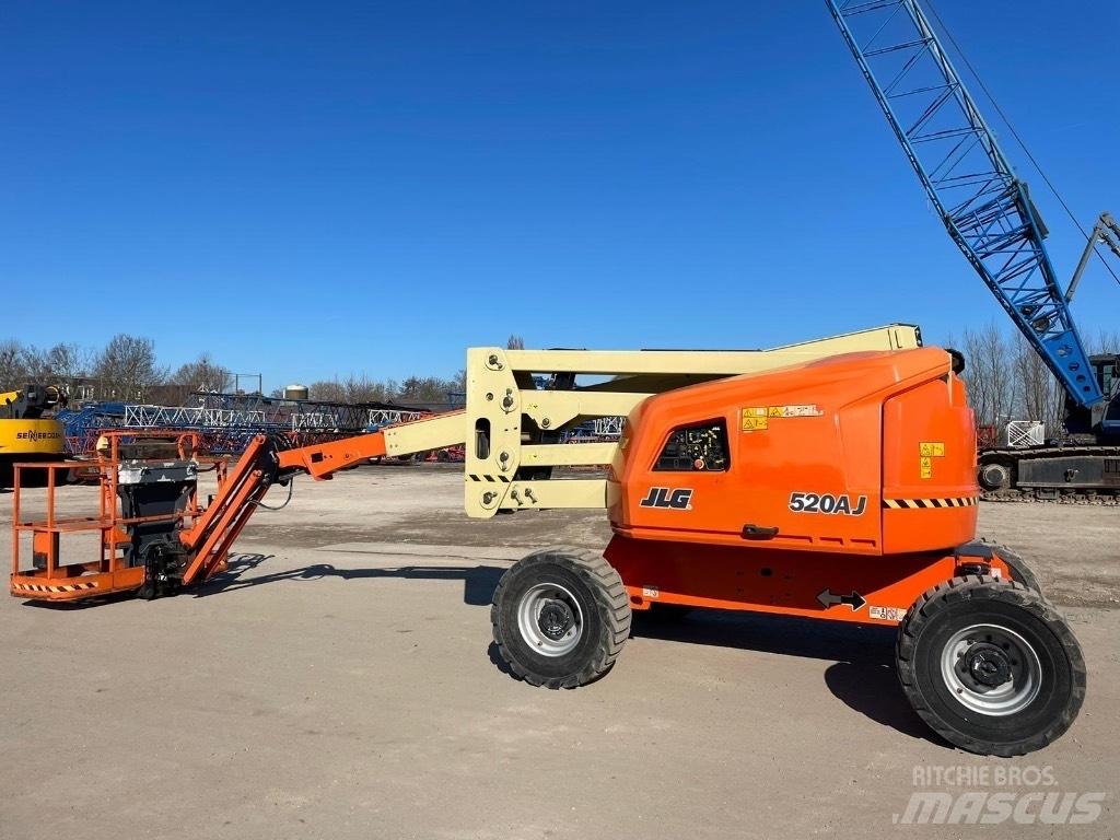 JLG 520 AJ Bomlifte med knækarm