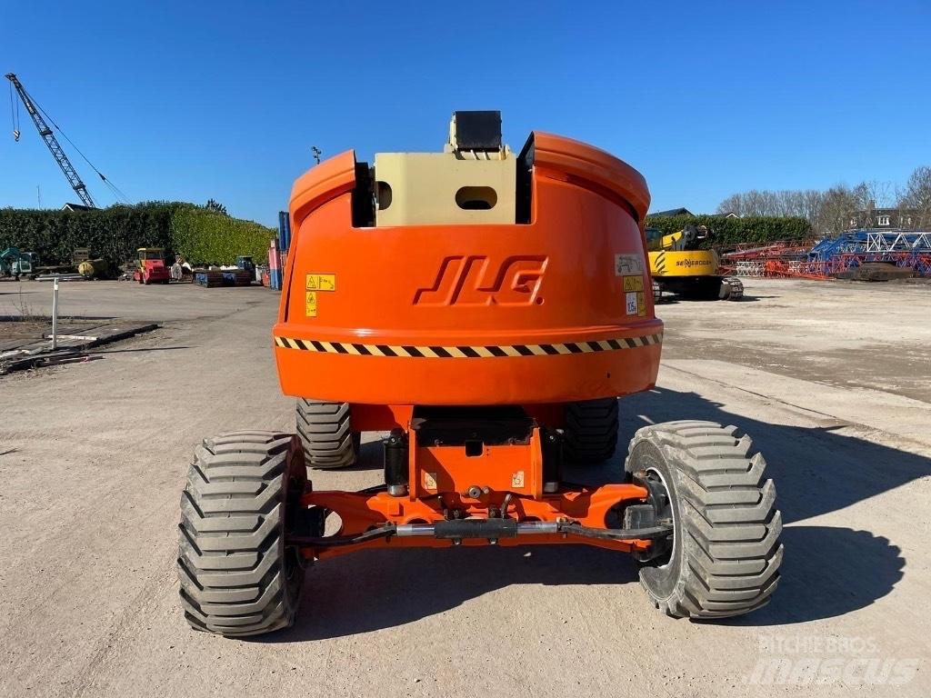 JLG 520 AJ Bomlifte med knækarm