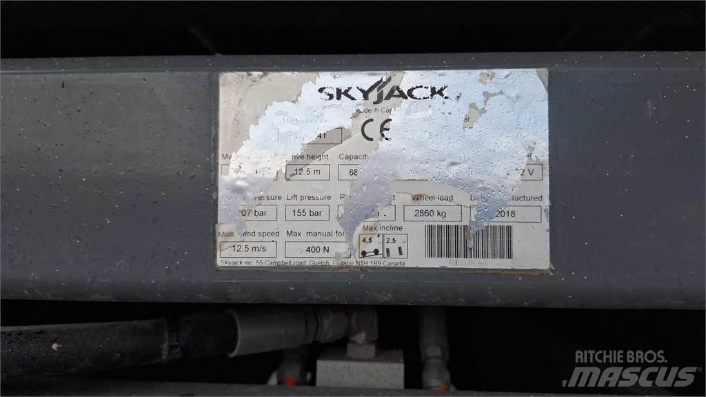 SkyJack 8841RT Saxlifte