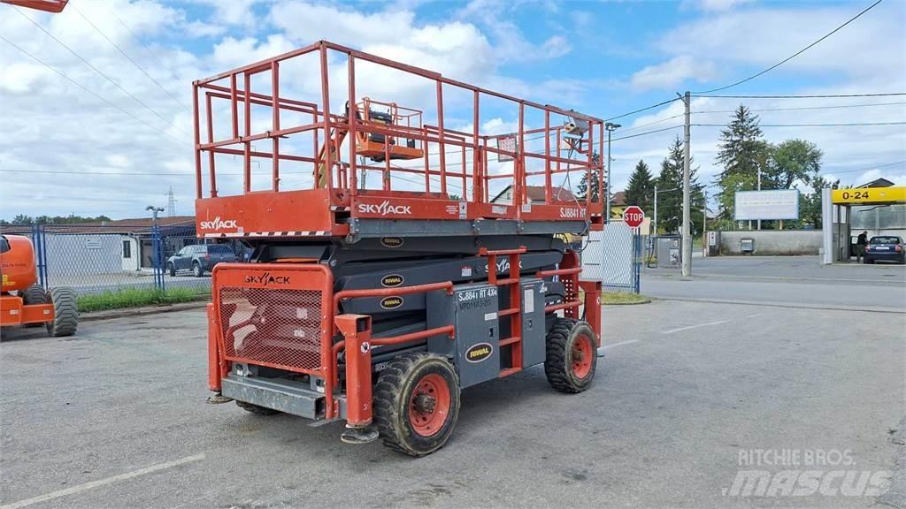 SkyJack 8841RT Saxlifte