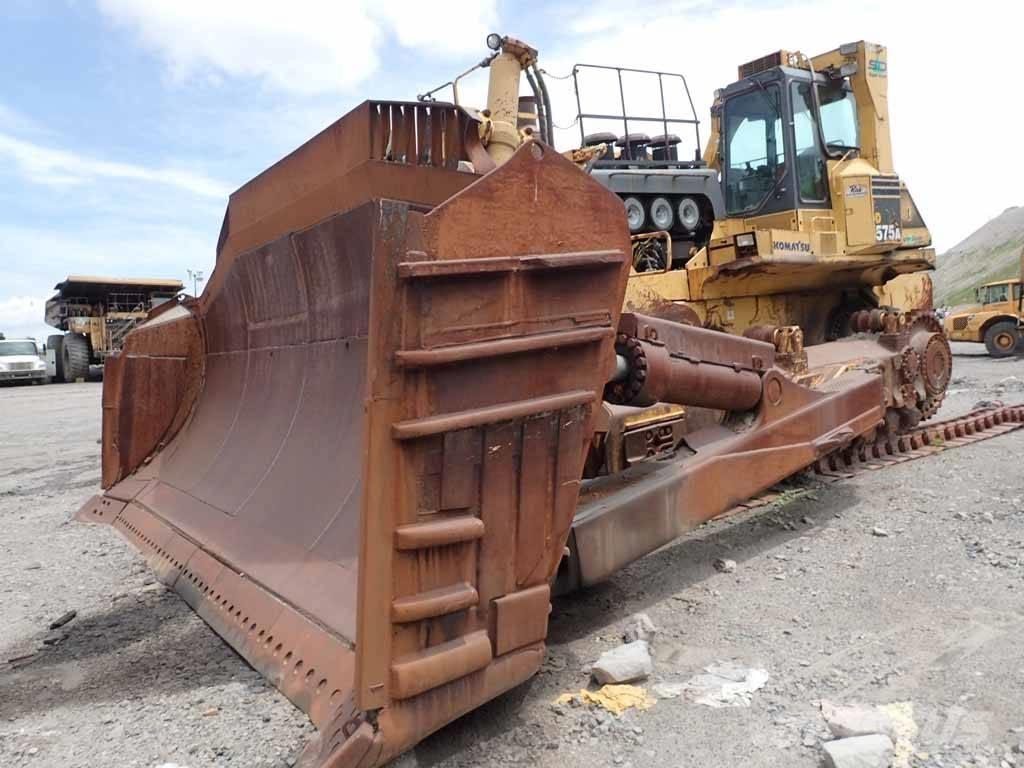 Komatsu D 575 A-3 Bulldozer på larvebånd