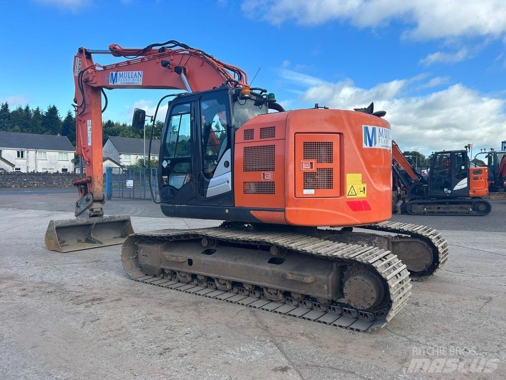 Hitachi ZX225 USLC-6 Gravemaskiner på larvebånd