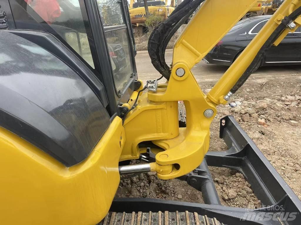 Komatsu PC 40MR Minigravemaskiner