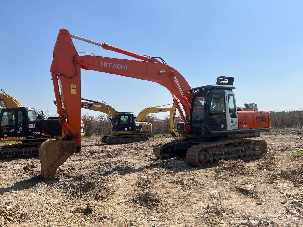 Hitachi ZX 240 Gravemaskiner på larvebånd