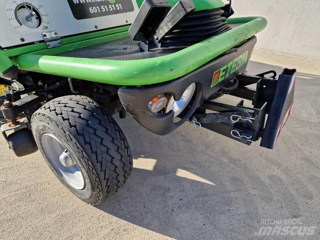 Etesia 124D Monterede og efterspændte slåmaskiner