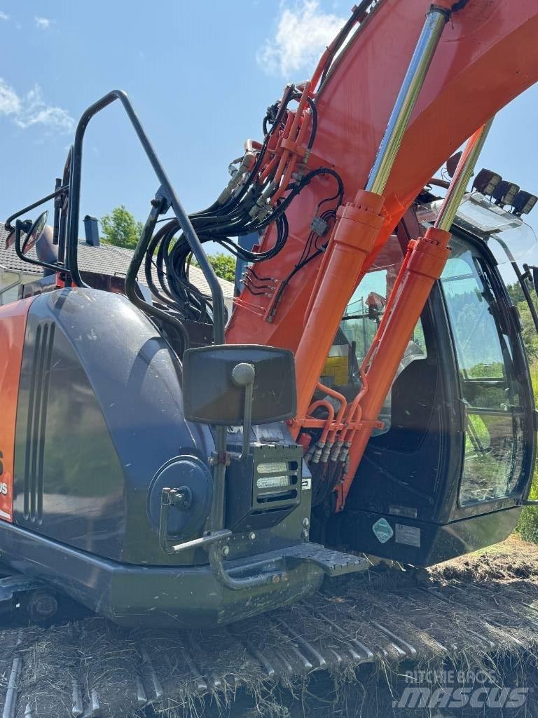 Hitachi ZX135USBL-6 Gravemaskiner på larvebånd